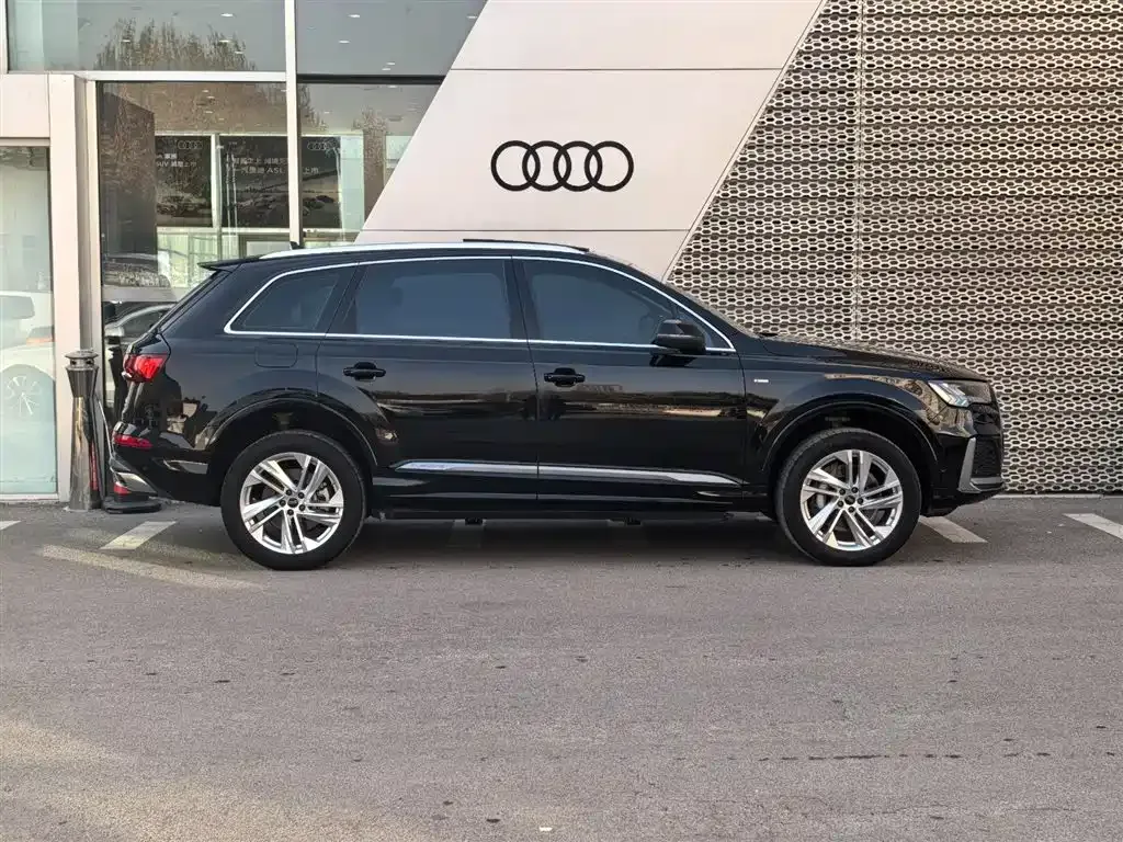 Audi Q7 — фото 3