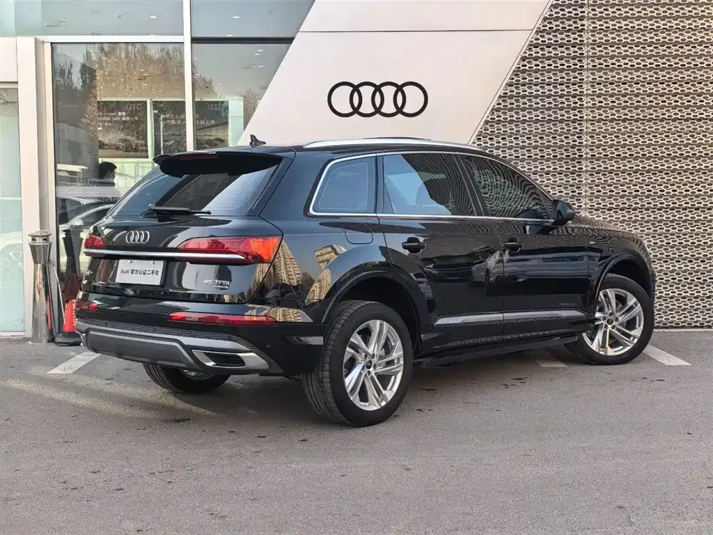 Audi Q7 — фото 5
