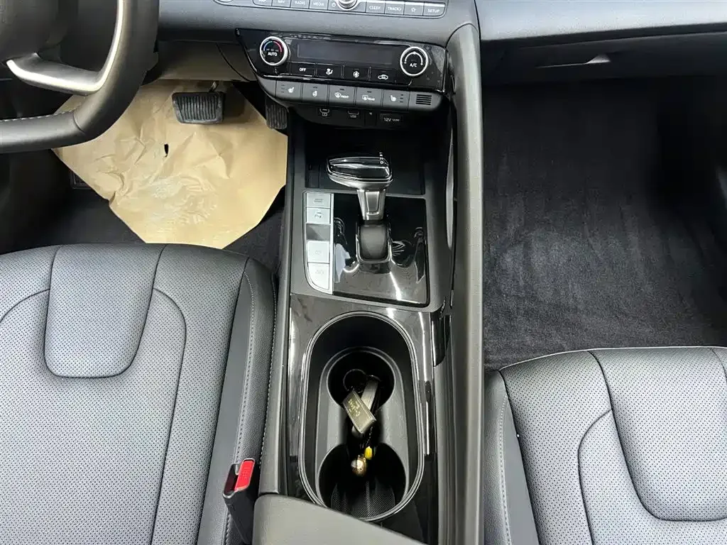 Hyundai Elantra — фото 9
