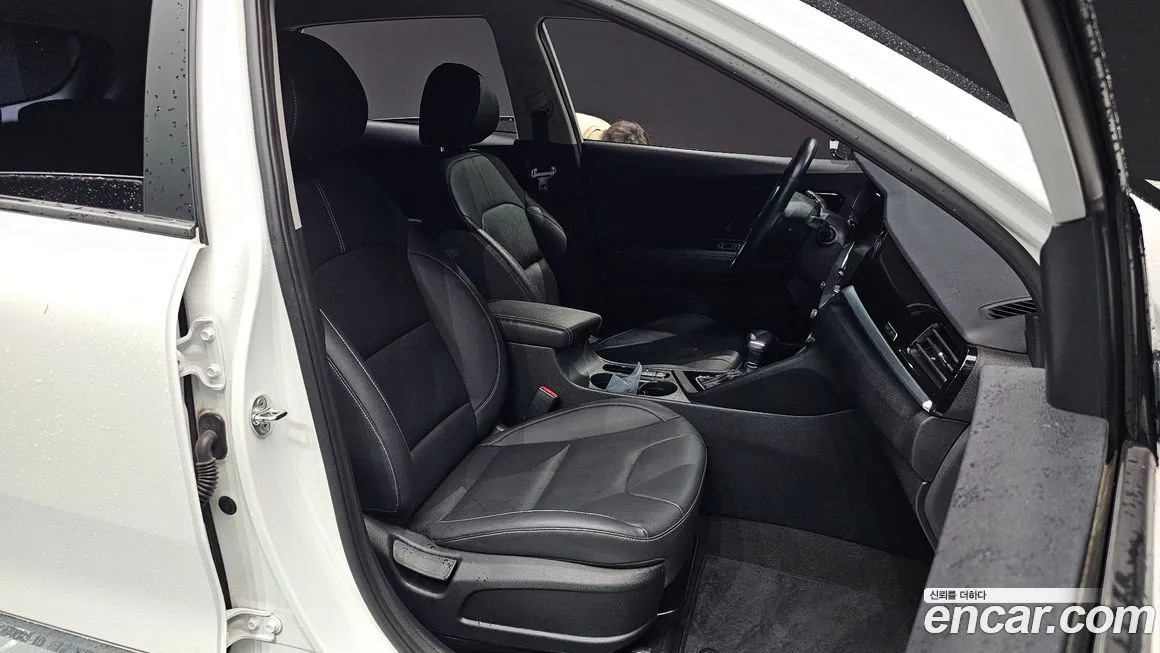Kia Niro — фото 10