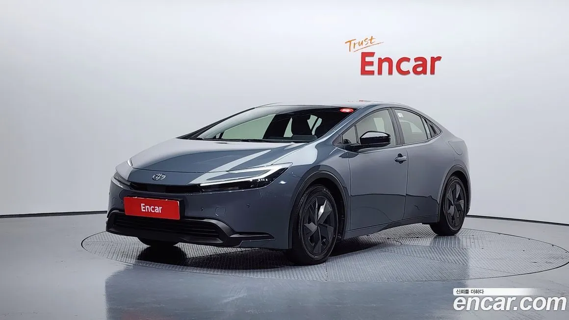 Toyota Prius — фото 1