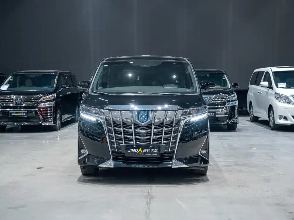 Toyota Alphard — фото 2