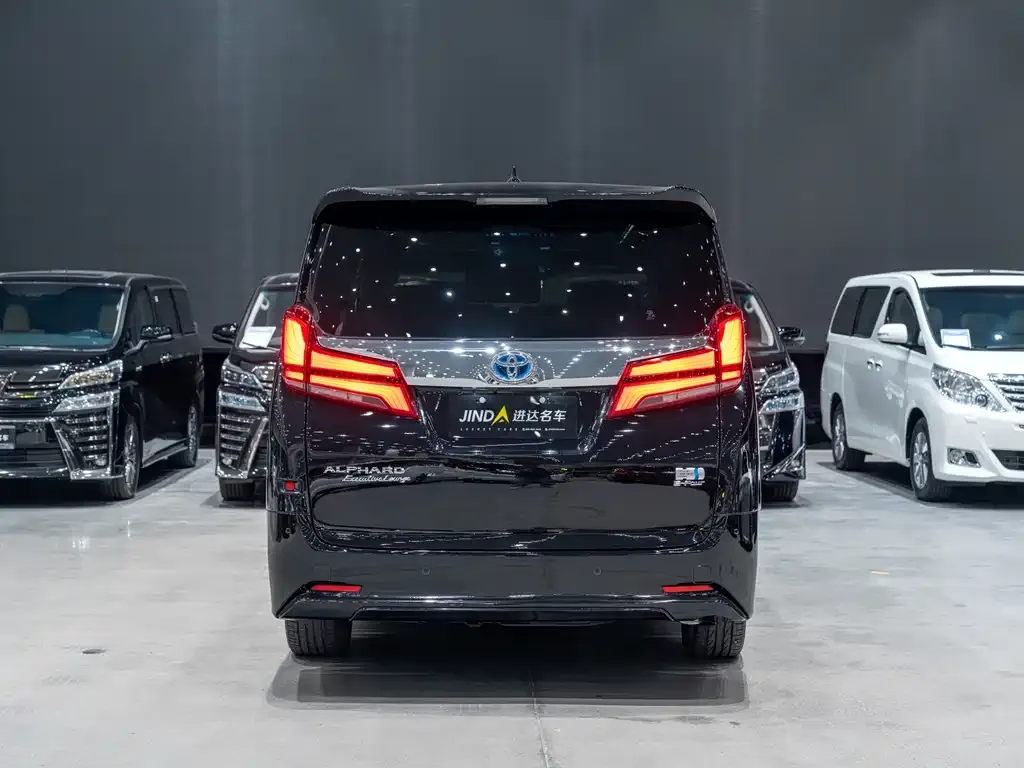 Toyota Alphard — фото 3