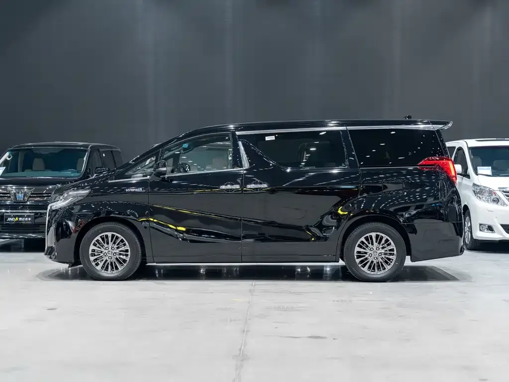 Toyota Alphard — фото 5