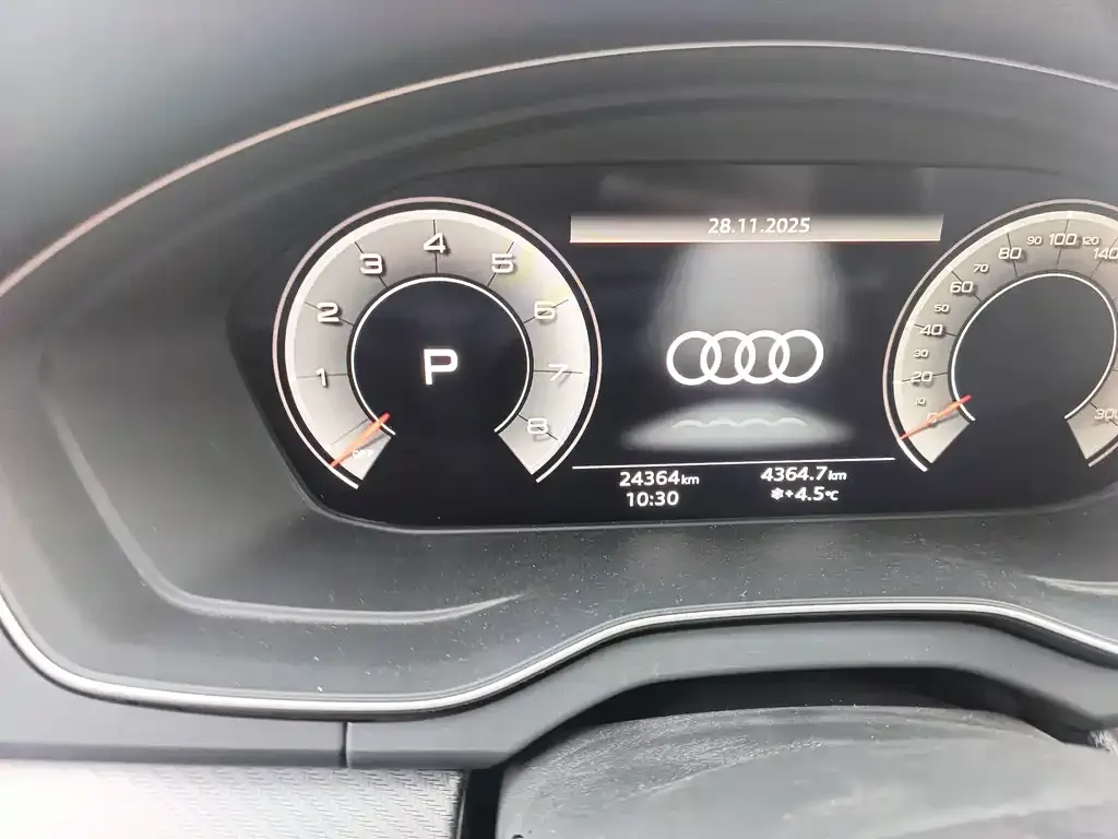 Audi Q5L — фото 10
