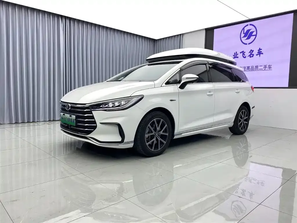 BYD MAX New Energy — фото 1