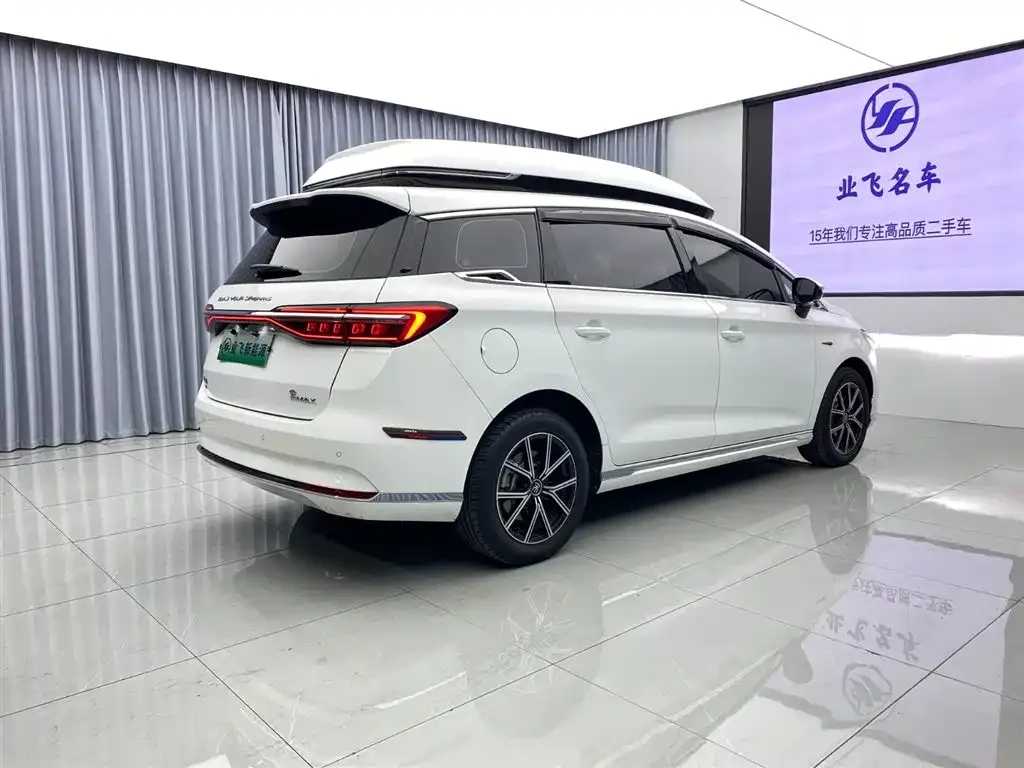 BYD MAX New Energy — фото 4