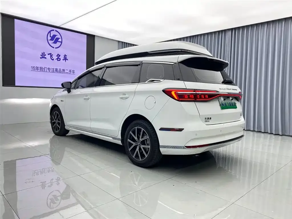 BYD MAX New Energy — фото 6