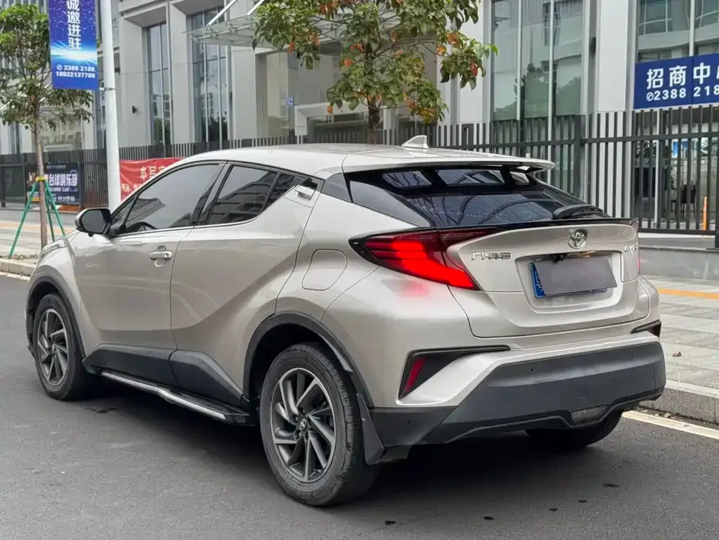 Toyota C-HR — фото 3