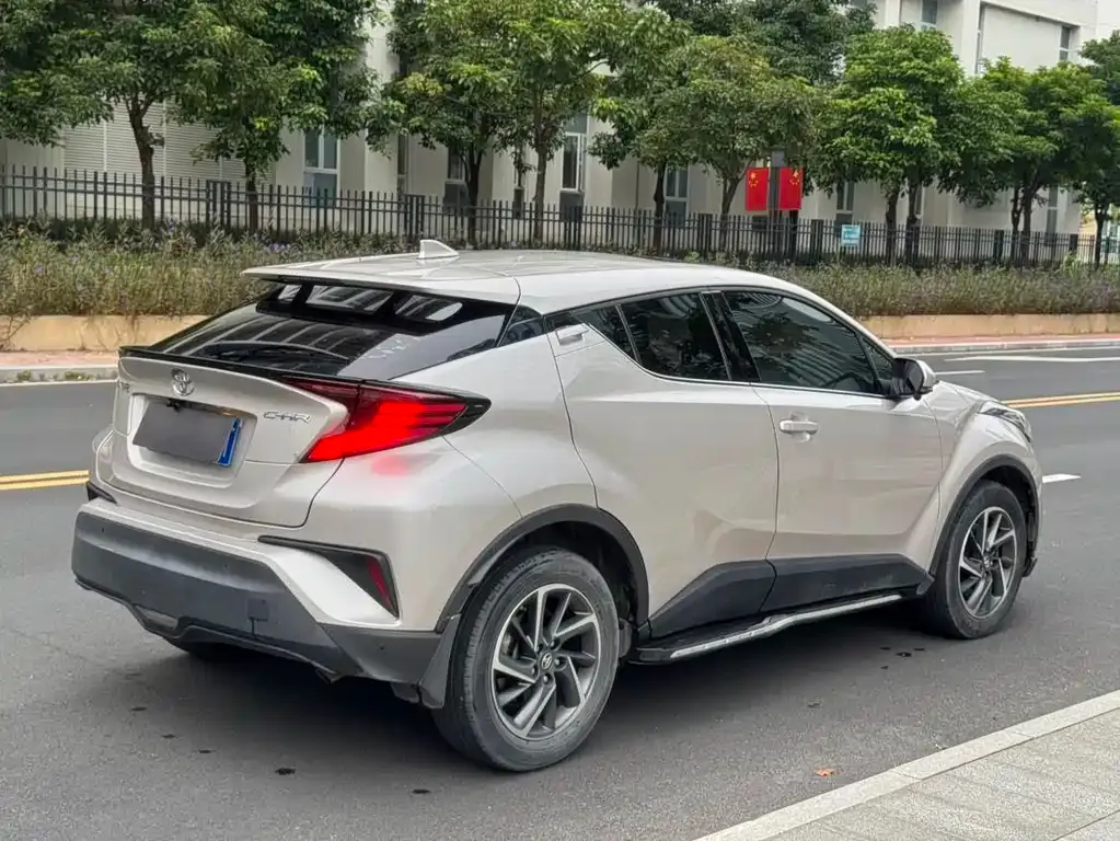 Toyota C-HR — фото 6
