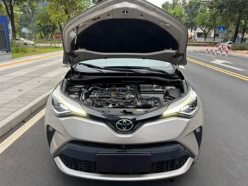 Toyota C-HR — фото 8