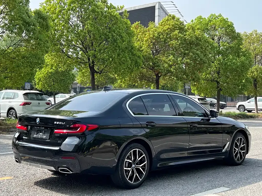 BMW 5 Series — фото 5