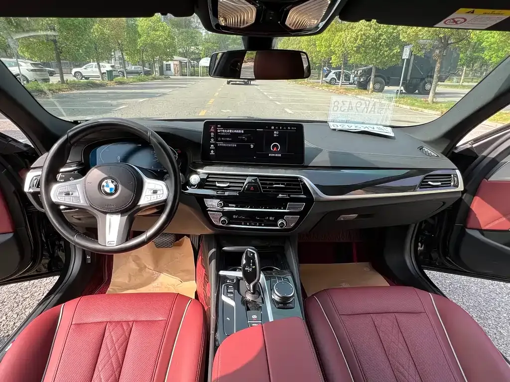 BMW 5 Series — фото 9