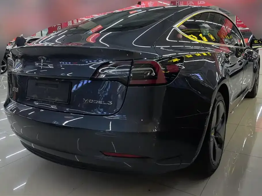 Tesla Model 3 — фото 3