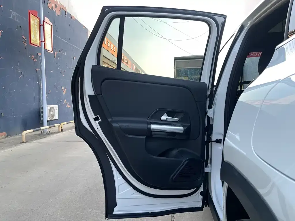 Mercedes-Benz GLA — фото 10