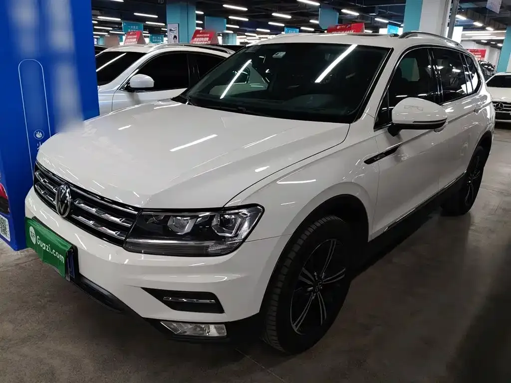 Volkswagen Tiguan L — фото 2