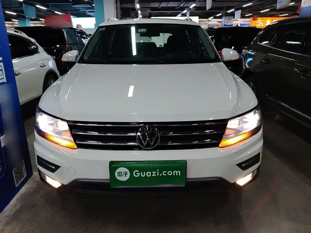 Volkswagen Tiguan L — фото 3