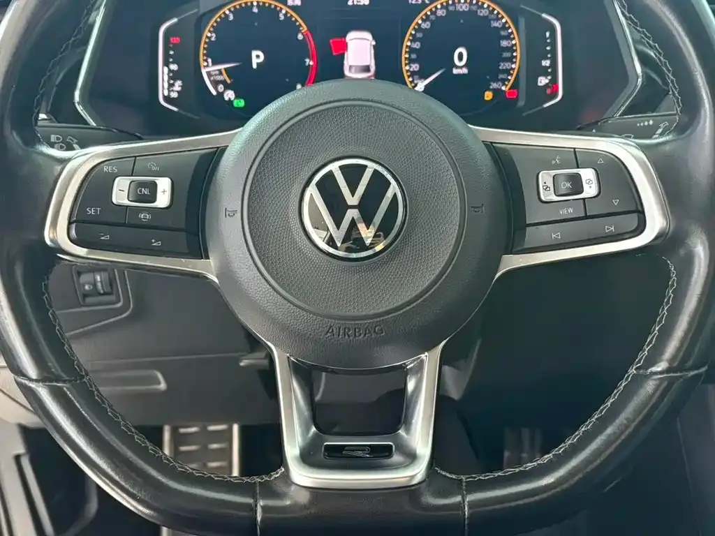 Volkswagen Tiguan L — фото 4