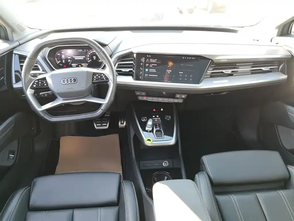 Audi Q4 e-tron — фото 10