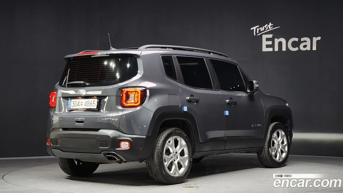 Jeep Renegade — фото 2