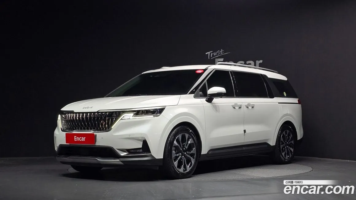 Kia Carnival — фото 1