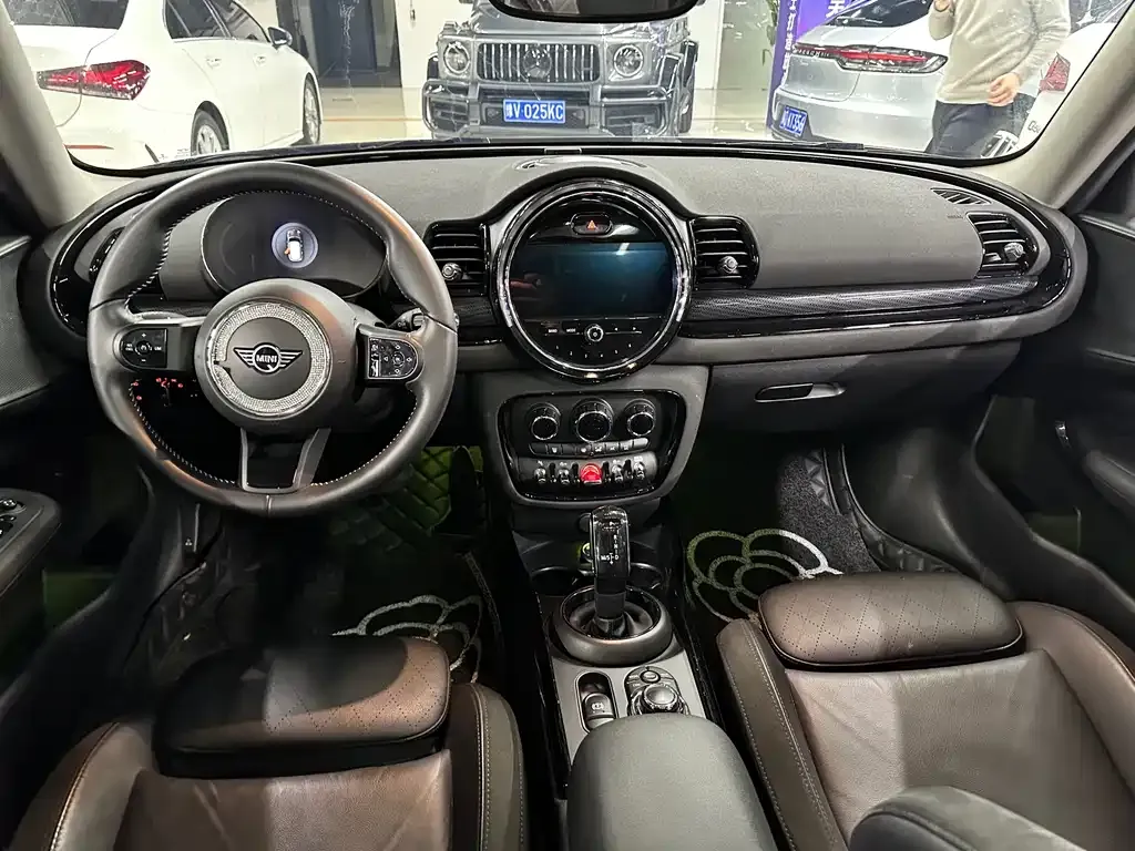 MINI Clubman — фото 4