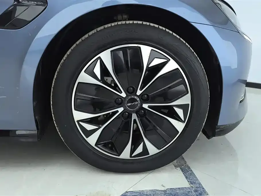 BYD Seal — фото 6