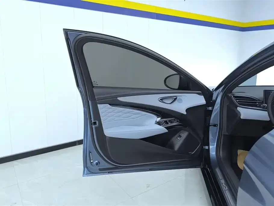 BYD Seal — фото 7