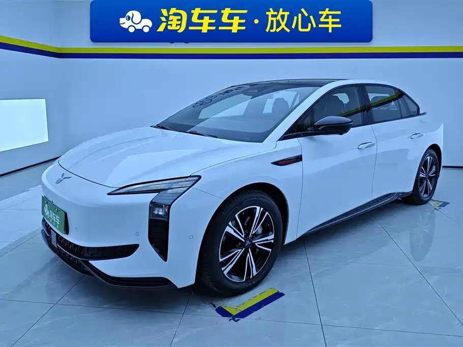 Hongqi EH7 — фото 1