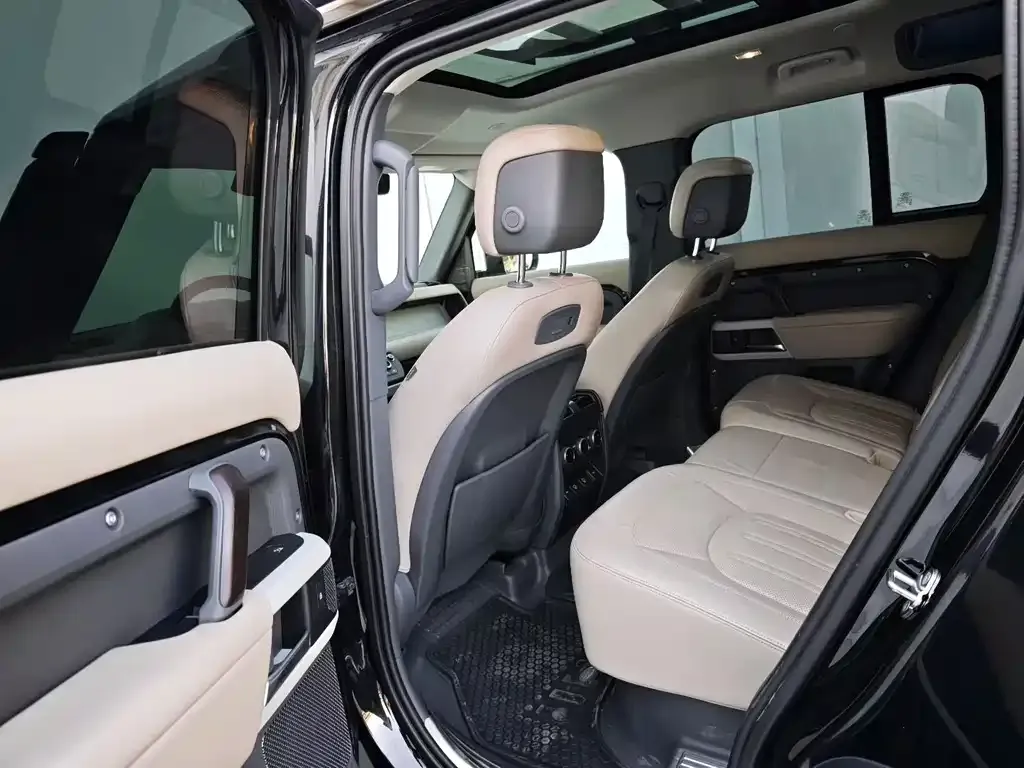Land Rover Defender — фото 6