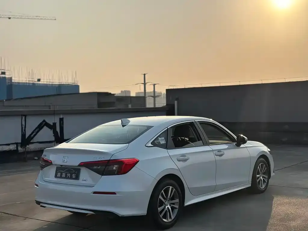 Honda Civic — фото 10