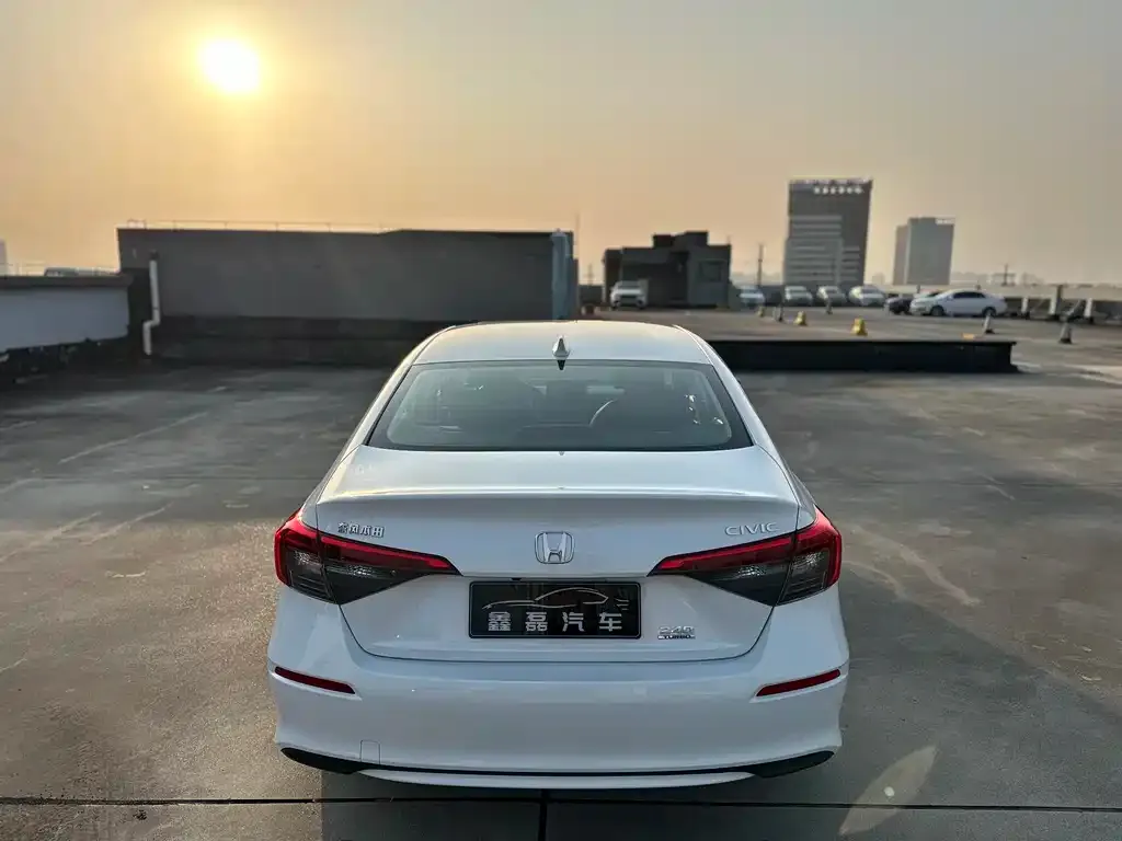 Honda Civic — фото 8