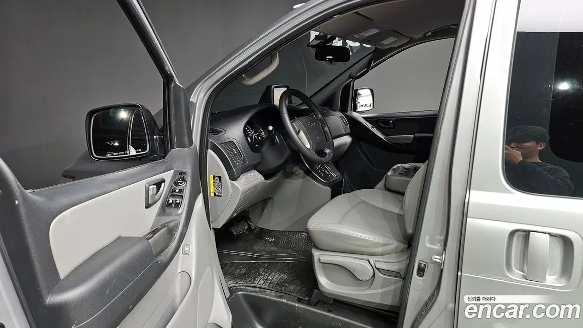 Hyundai Starex — фото 10