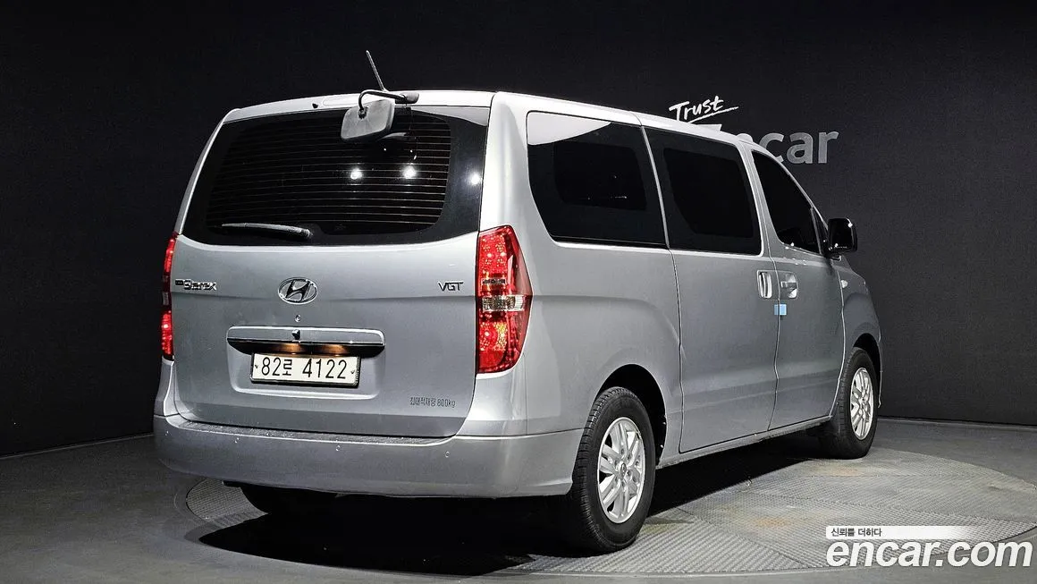 Hyundai Starex — фото 2