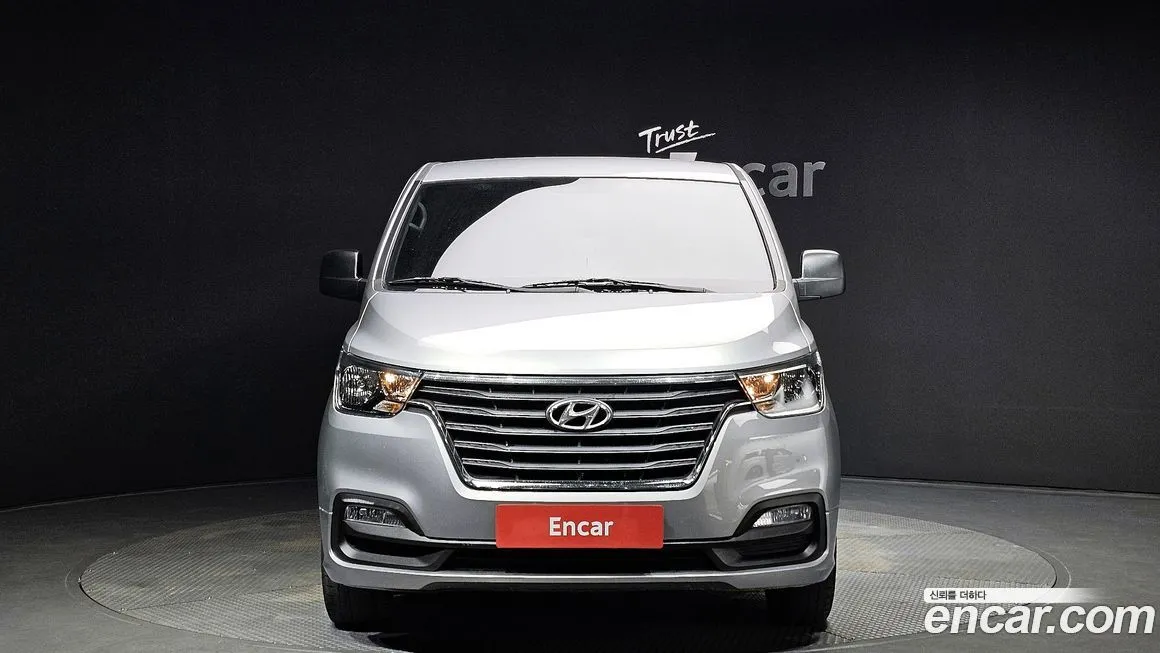 Hyundai Starex — фото 3