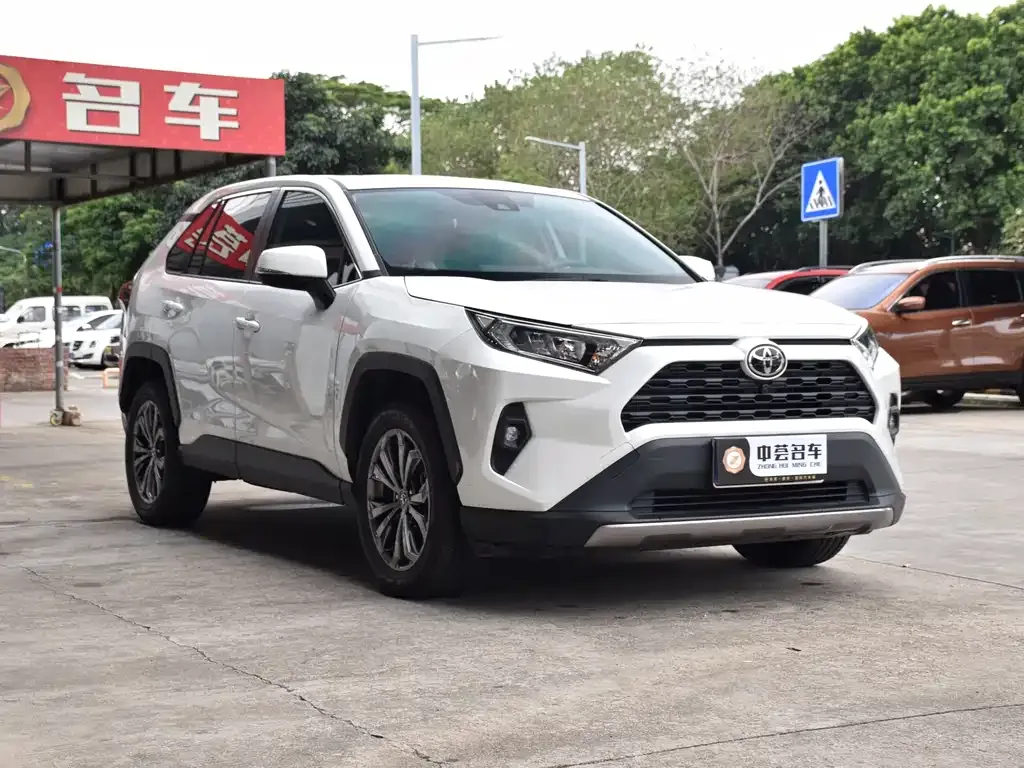 Toyota RAV4 — фото 3