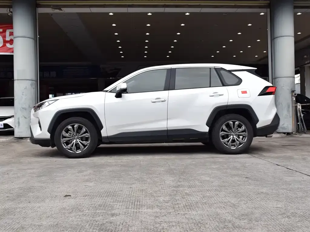 Toyota RAV4 — фото 4