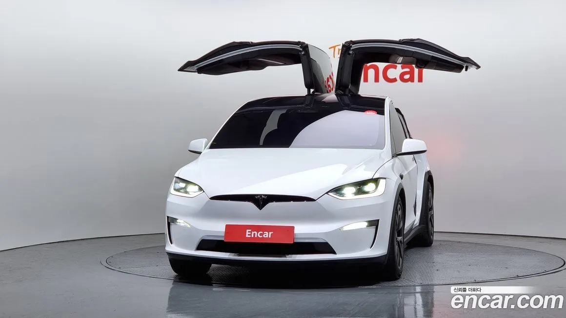 Tesla Model X — фото 3
