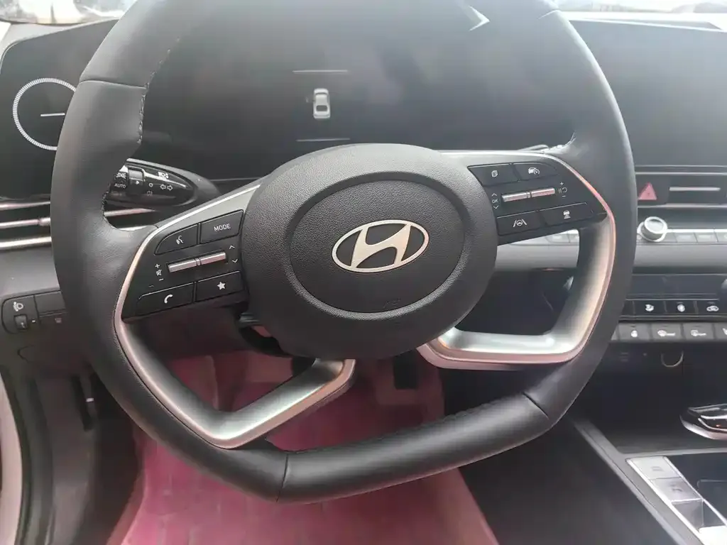 Hyundai Elantra — фото 6