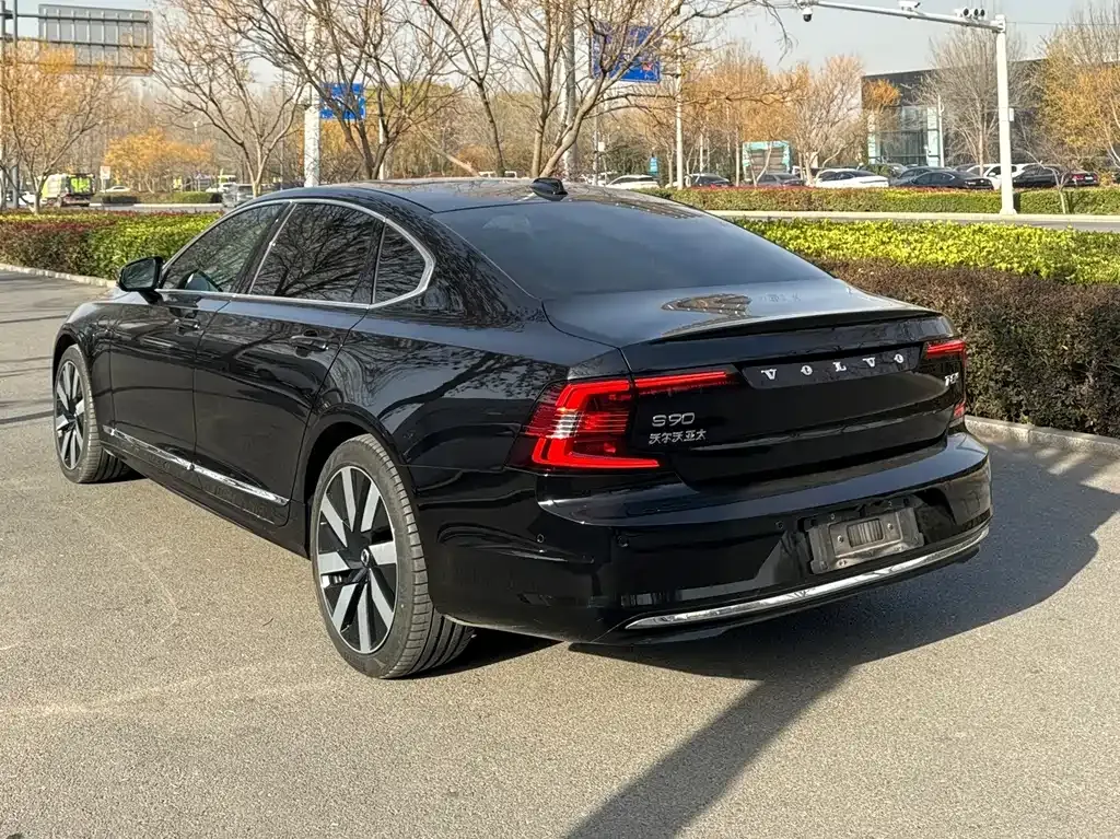 Volvo S90 PHEV — фото 4