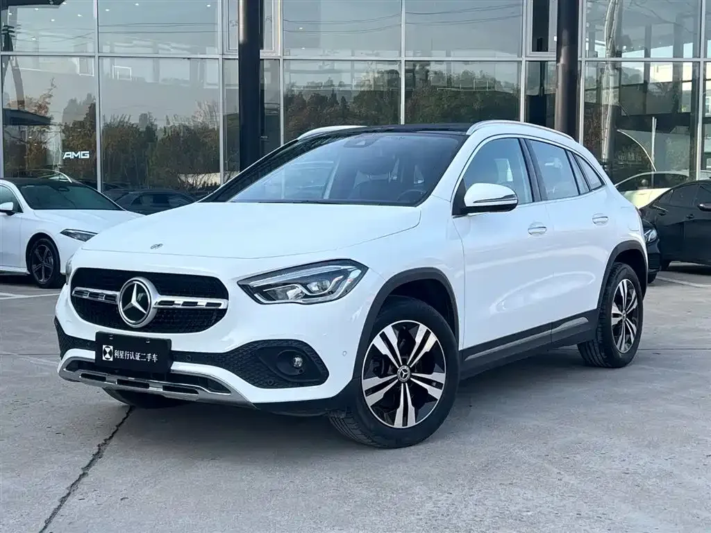 Mercedes-Benz GLA — фото 1