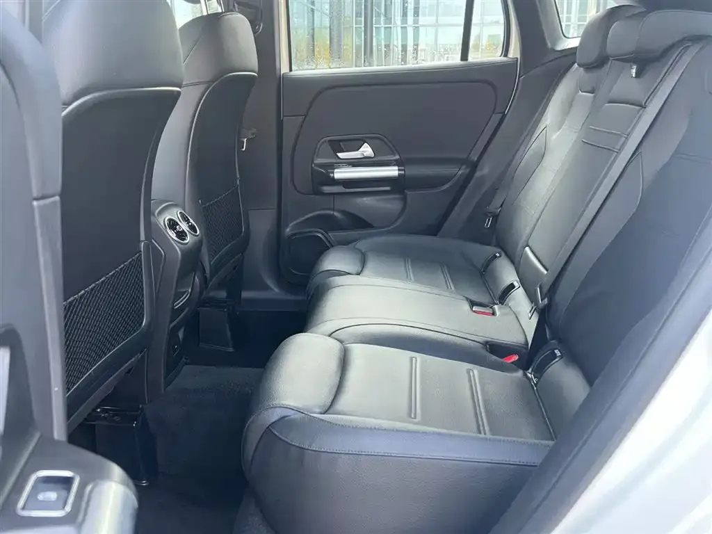 Mercedes-Benz GLA — фото 10