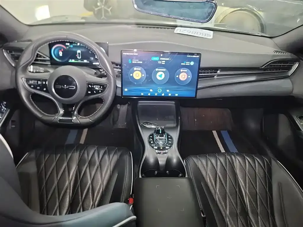 BYD Seal — фото 10