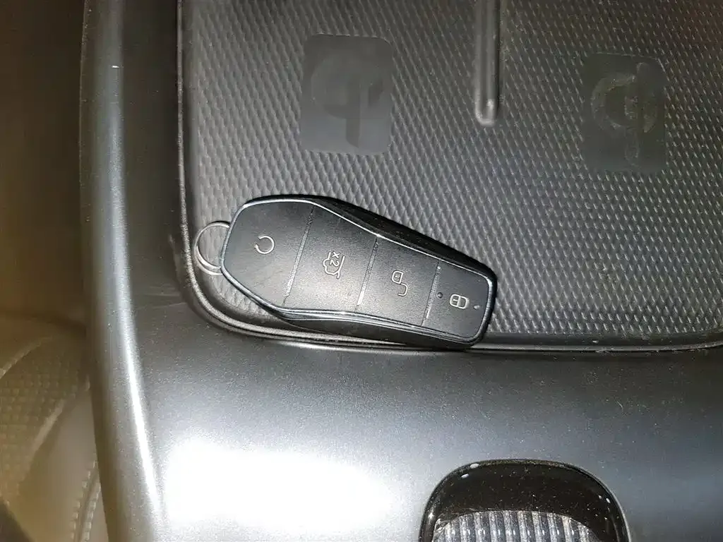 BYD Seal — фото 9