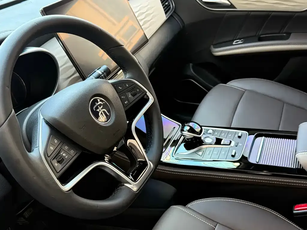 BYD MAX New Energy — фото 7