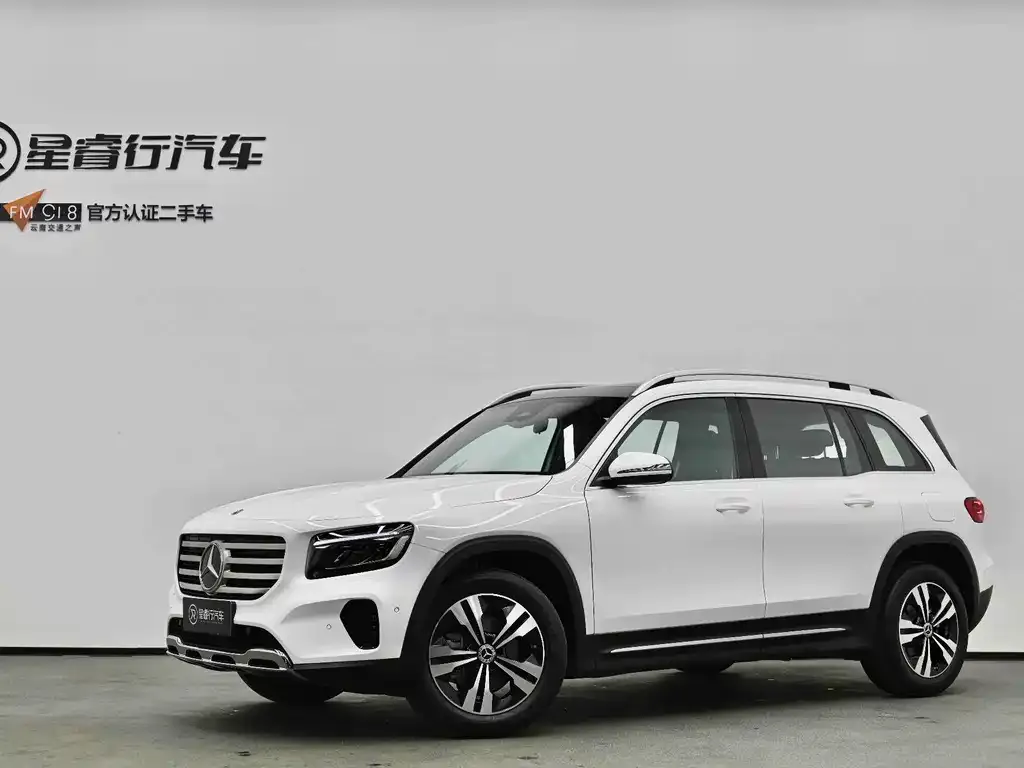 Mercedes-Benz GLB — фото 1