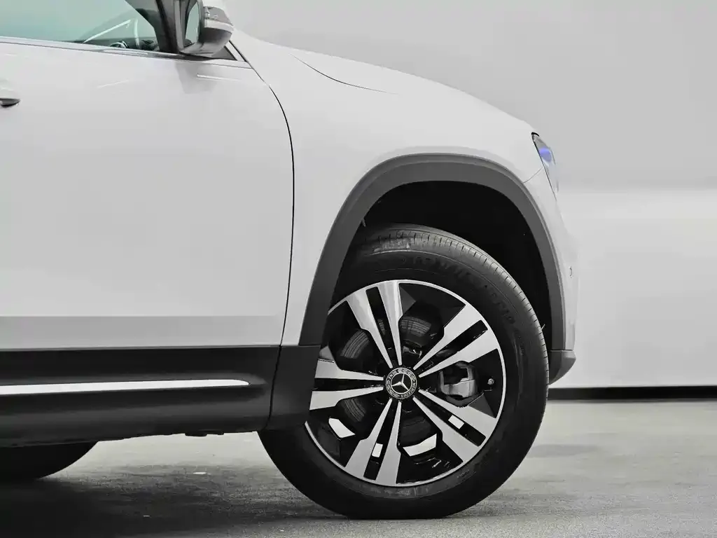 Mercedes-Benz GLB — фото 6