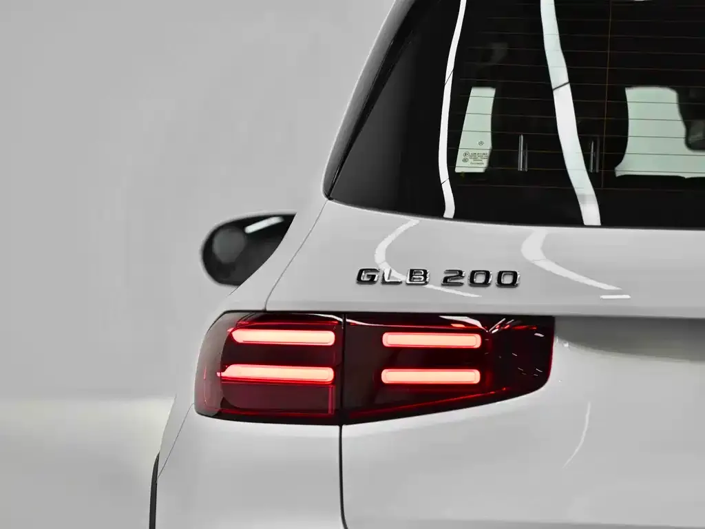 Mercedes-Benz GLB — фото 9