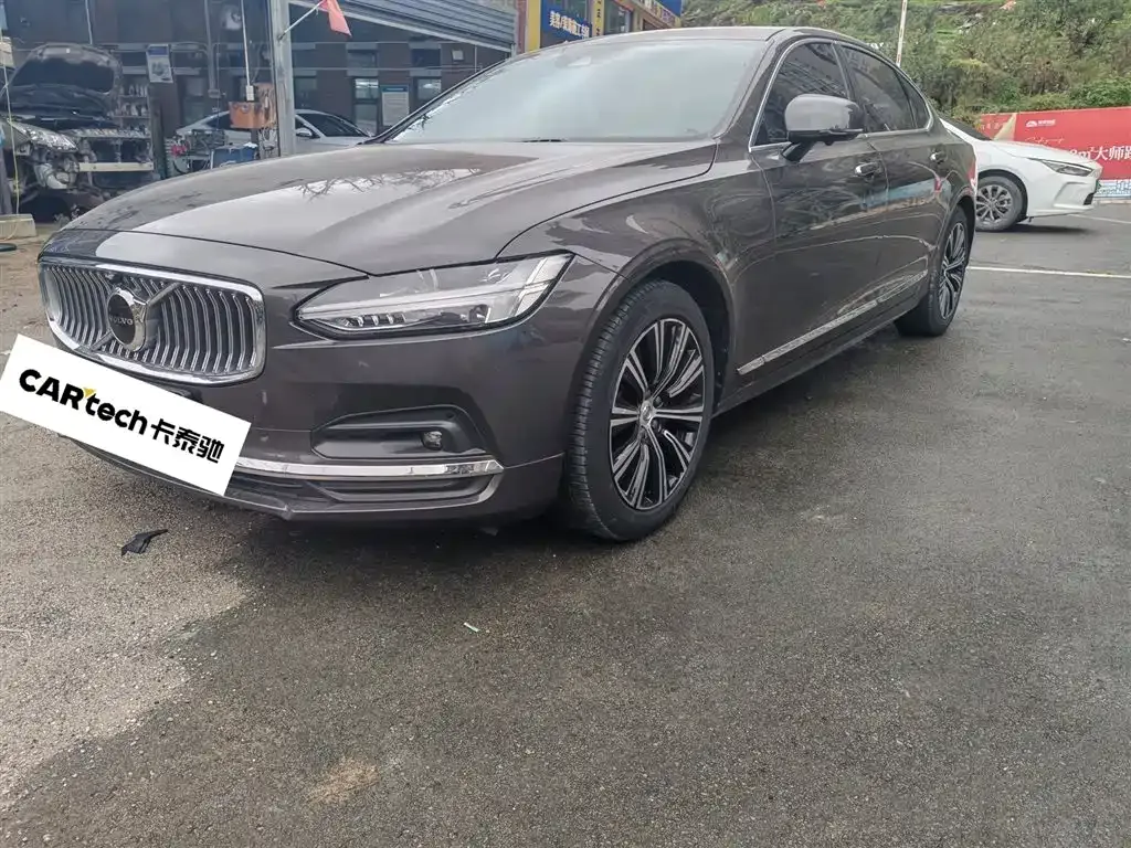 Volvo S90 — фото 1