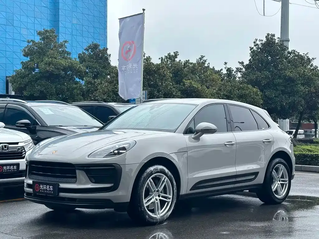 Porsche Macan — фото 1